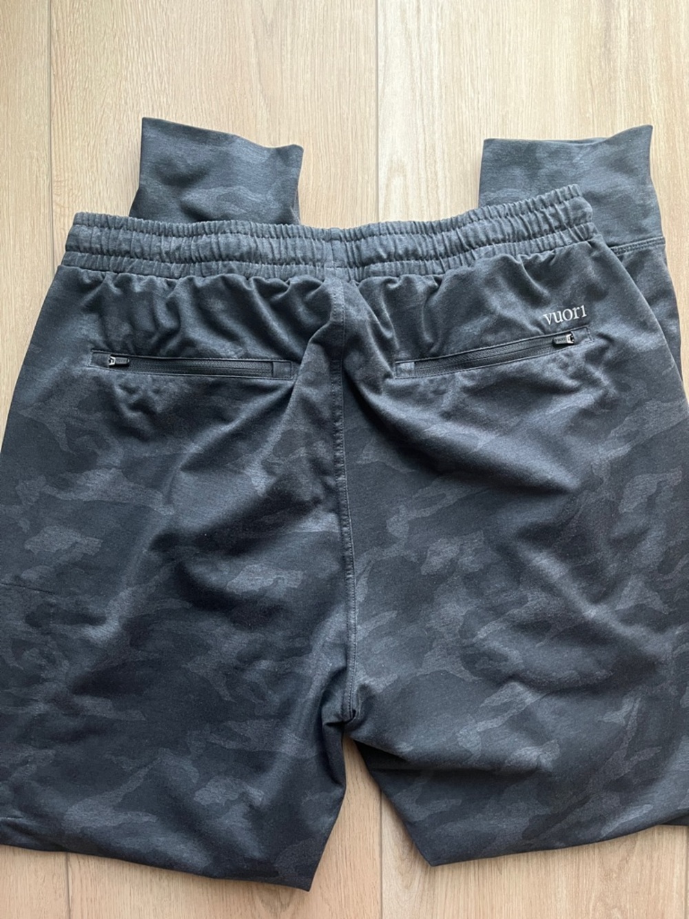 Vuori Men's Sunday Performance Jogger in Black Camo - Picture 7 of 9